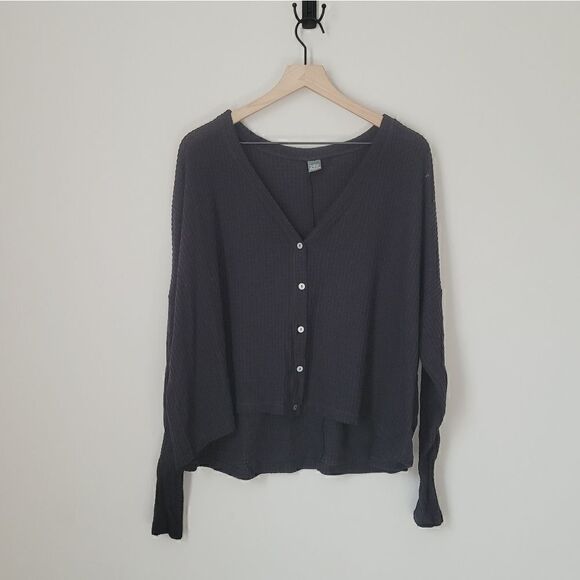 Wild Fable Black Waffle Button Front V-Neck Long Sleeve - Picture 1 of 6